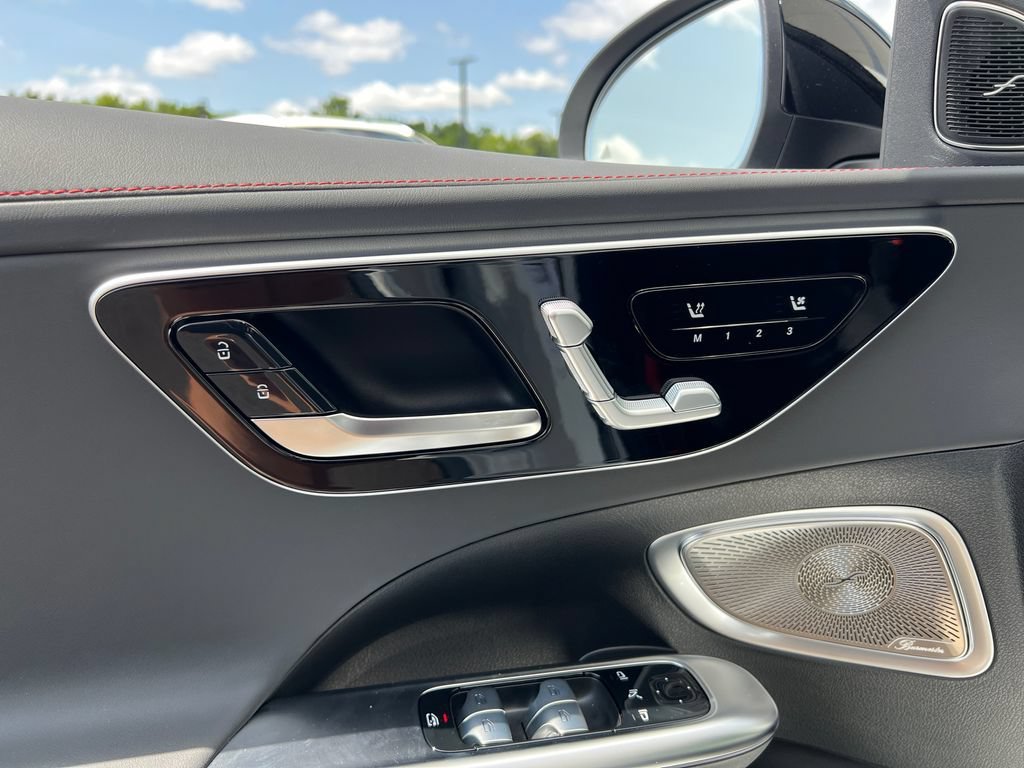 New 2026 MANUFAKTUR Moonlight White Metallic Mercedes-Benz AMG® C 43 4MATIC Sedan image 49