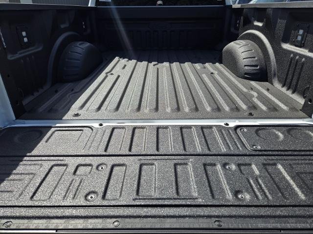 New 2026 Oxford White Ford F-250® XLT image 40