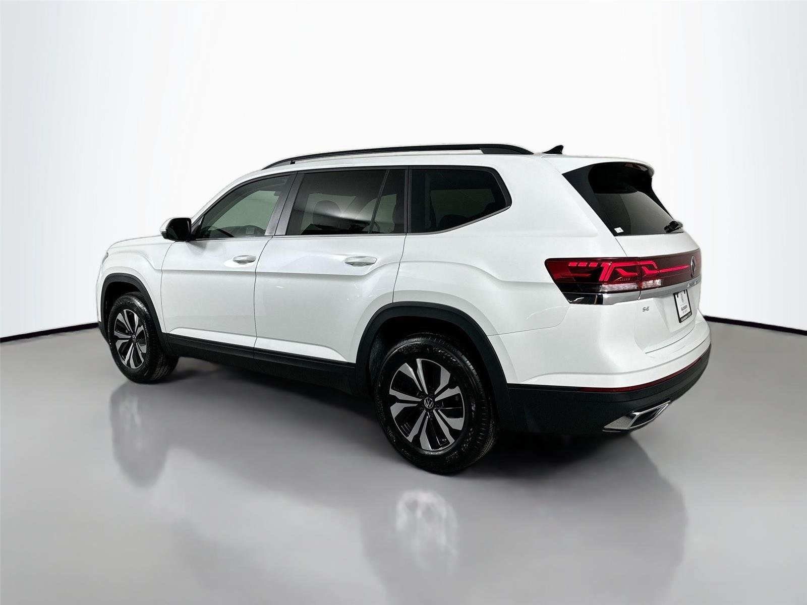 New 2026 Opal White Pearl Volkswagen 2.0T SE image 7