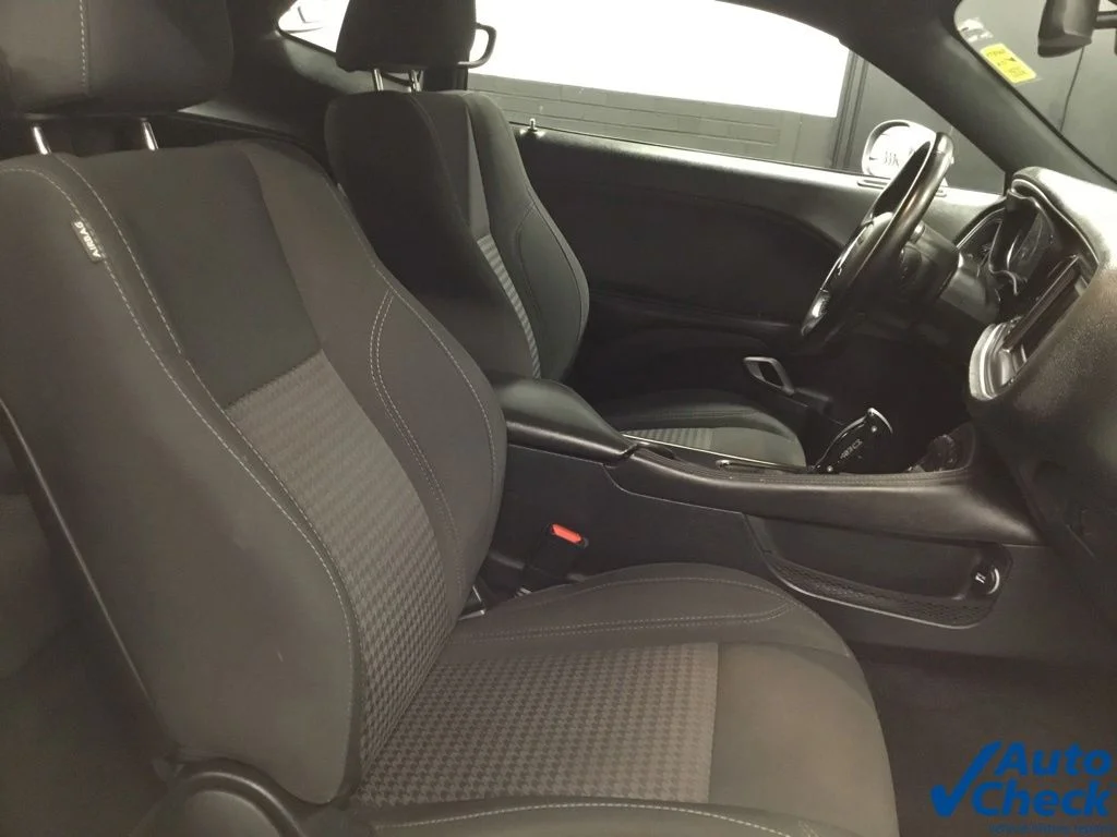 Used 2018 Silver Dodge SXT image 24