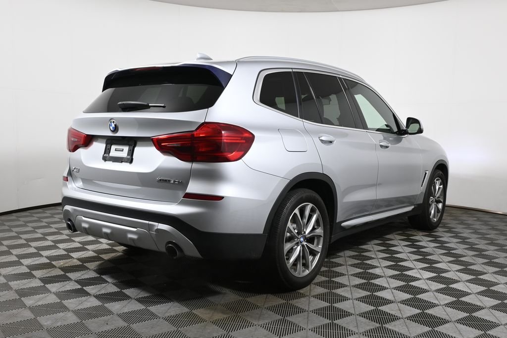 Used 2018 Silver BMW xDrive30i image 11