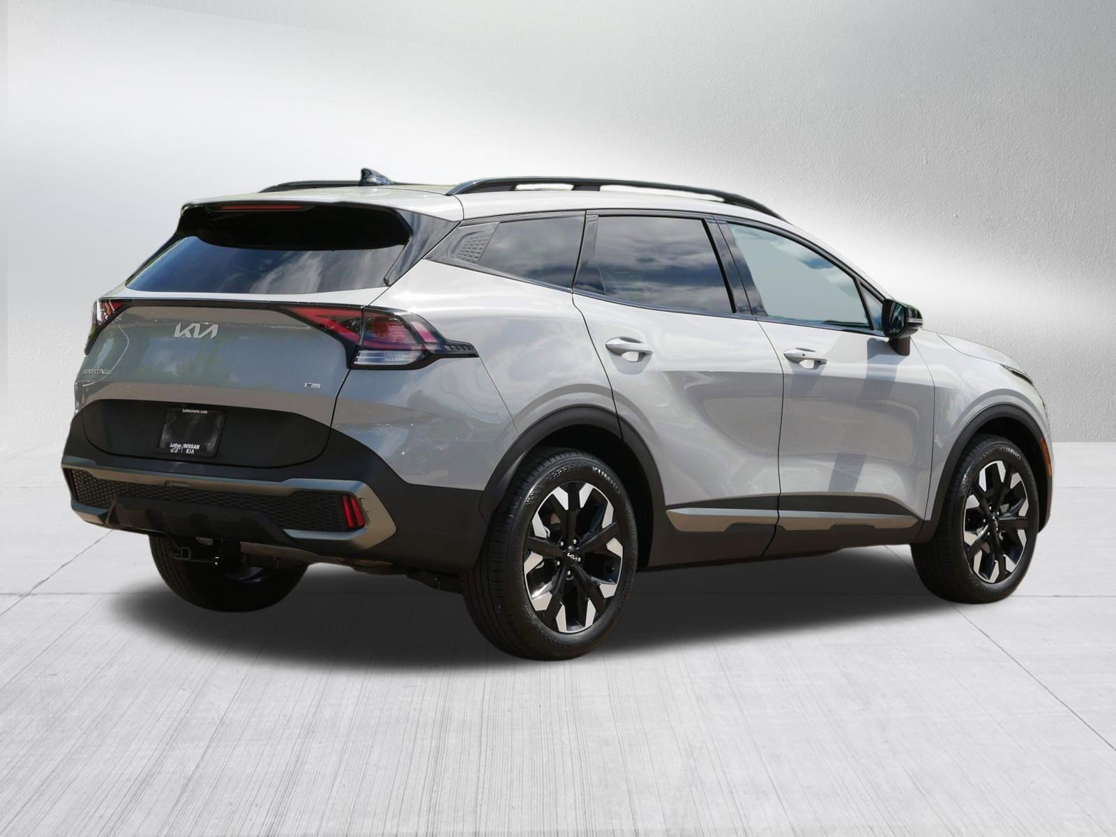 Certified Used 2024 Wolf Gray Kia X-Line image 7