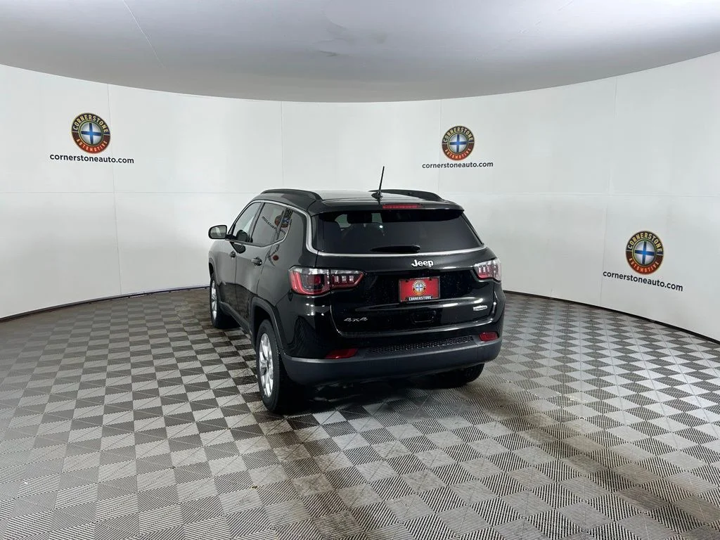 Used 2025 Diamond Black Jeep Latitude image 22