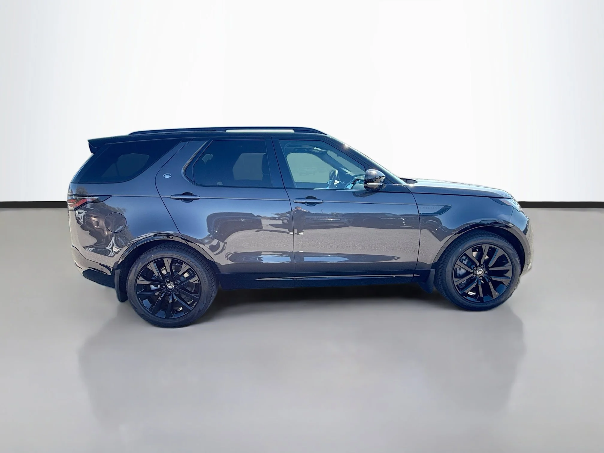 New 2026 Charente Grey Land Rover Dynamic SE image 6