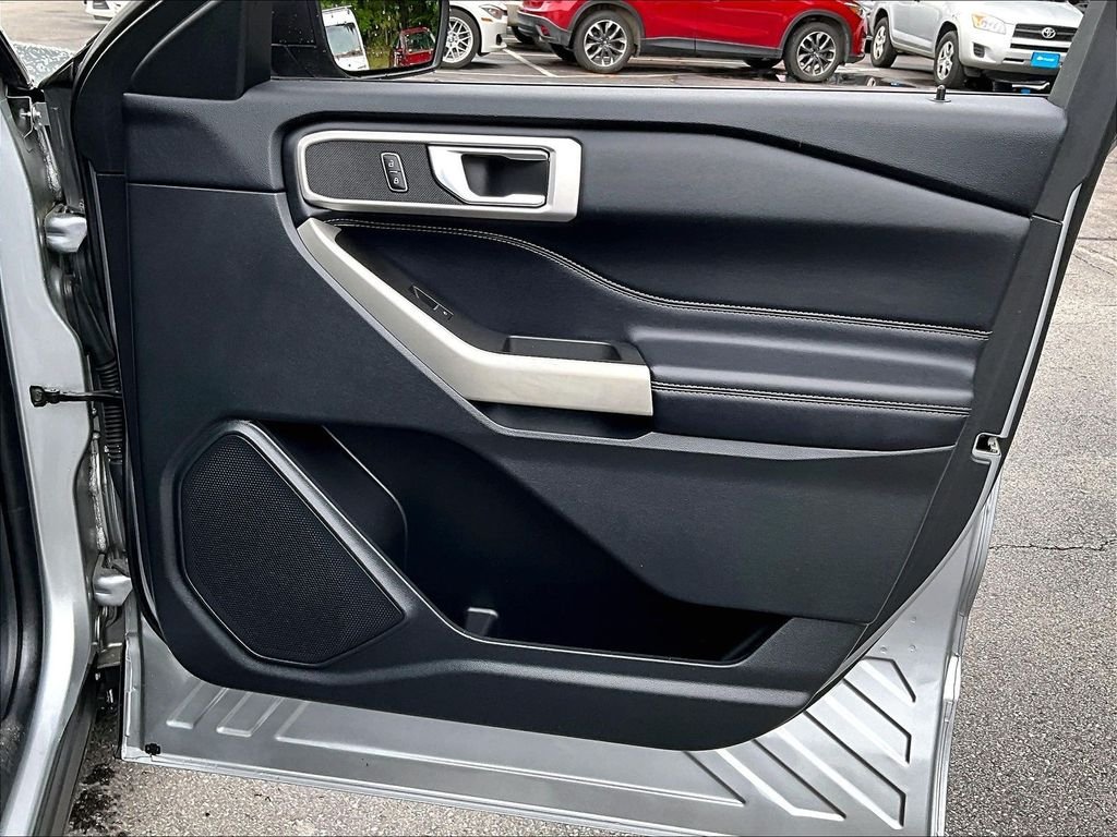 Used 2022 Silver Metallic Ford XLT image 12