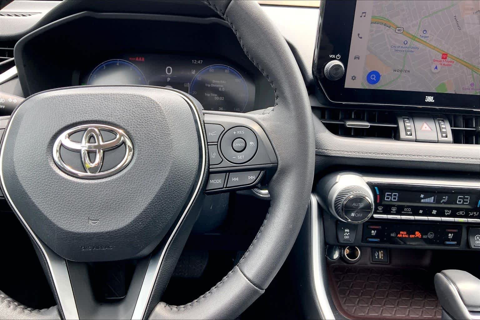 Used 2025 Wind Chill Pearl Toyota Limited image 25