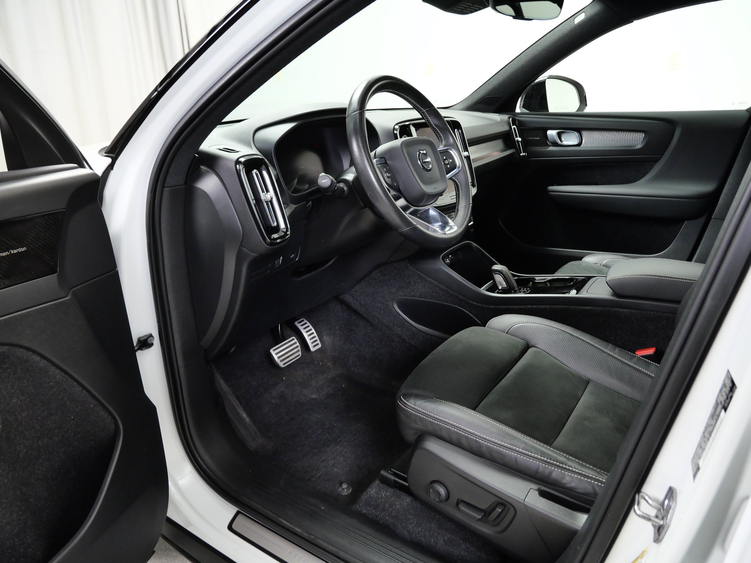 Used 2021 Crystal White Metallic Volvo Recharge P8 eAWD Pure Electric image 14