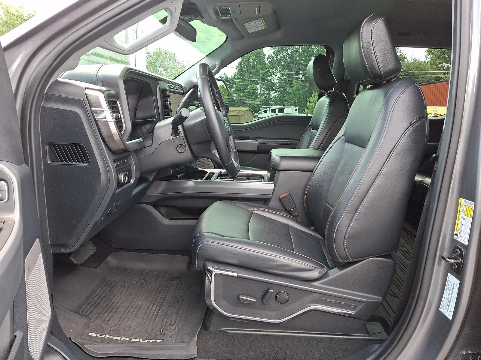 Used 2024 Carbonized Gray Metallic Ford LARIAT image 15