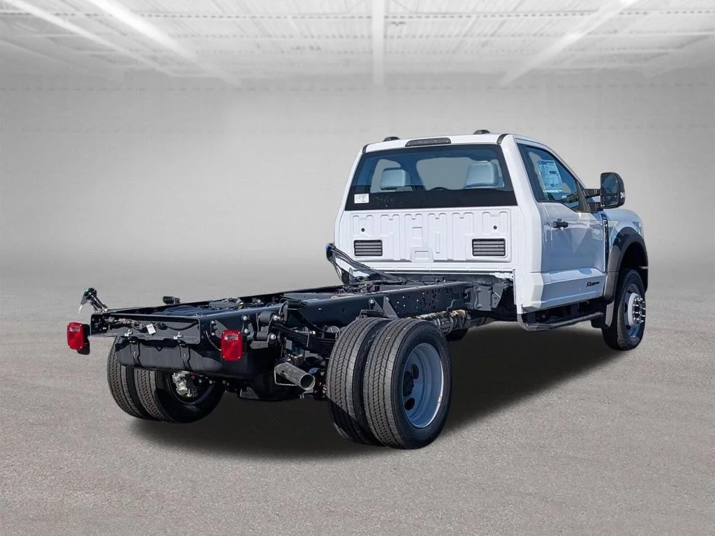 New 2026 Oxford White Ford F-550® XL image 10
