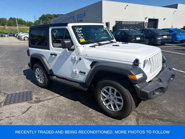 Used 2023 White/off-white Jeep Sport S image 1