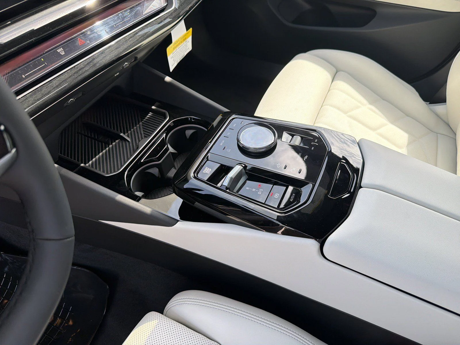 New 2027 Alpine White BMW 530i xDrive image 23