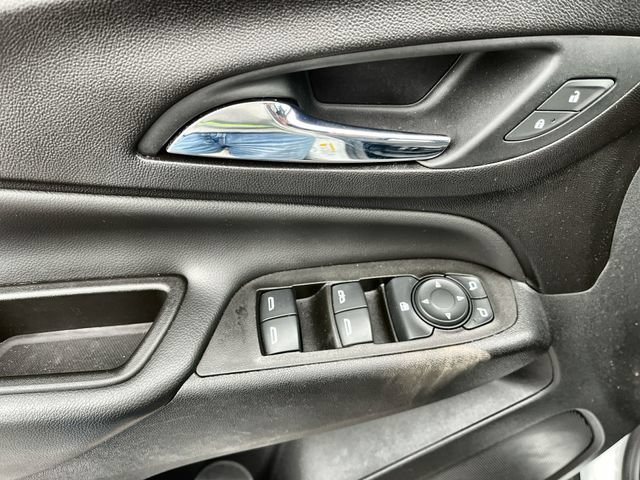 Used 2020 SUMMIT WHITE Chevrolet LT image 16