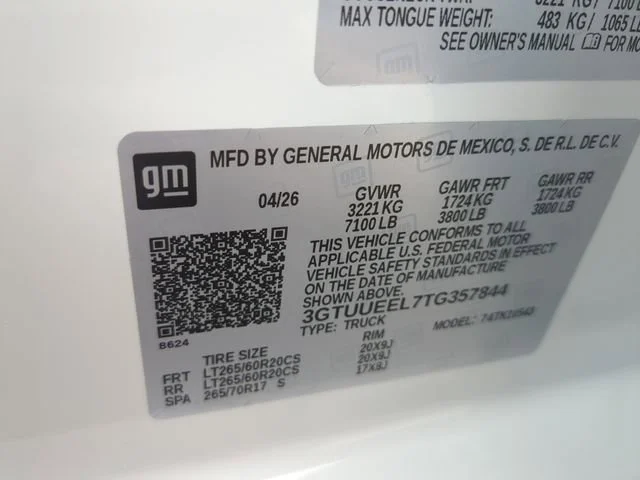 New 2026 Summit White GMC AT4 image 33