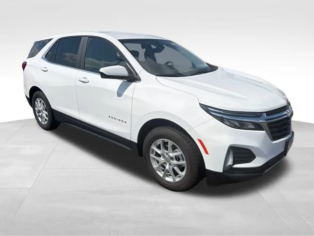 Used 2024 Summit White Chevrolet LT image 8