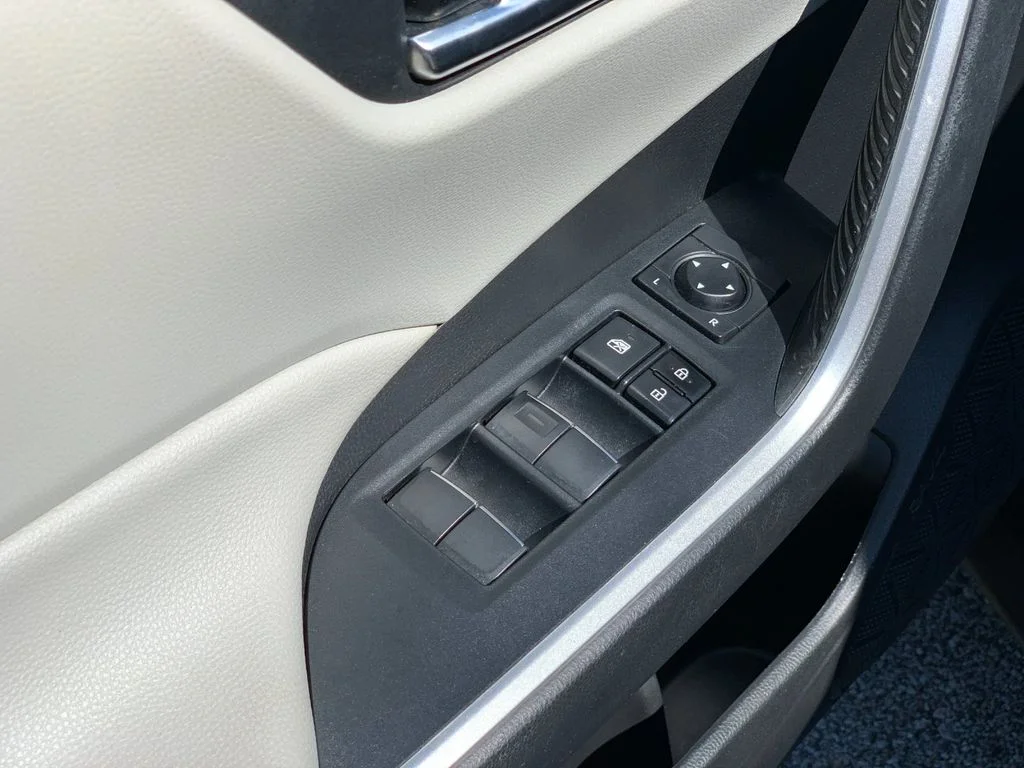 Used 2021 Gray Toyota XLE Premium image 13