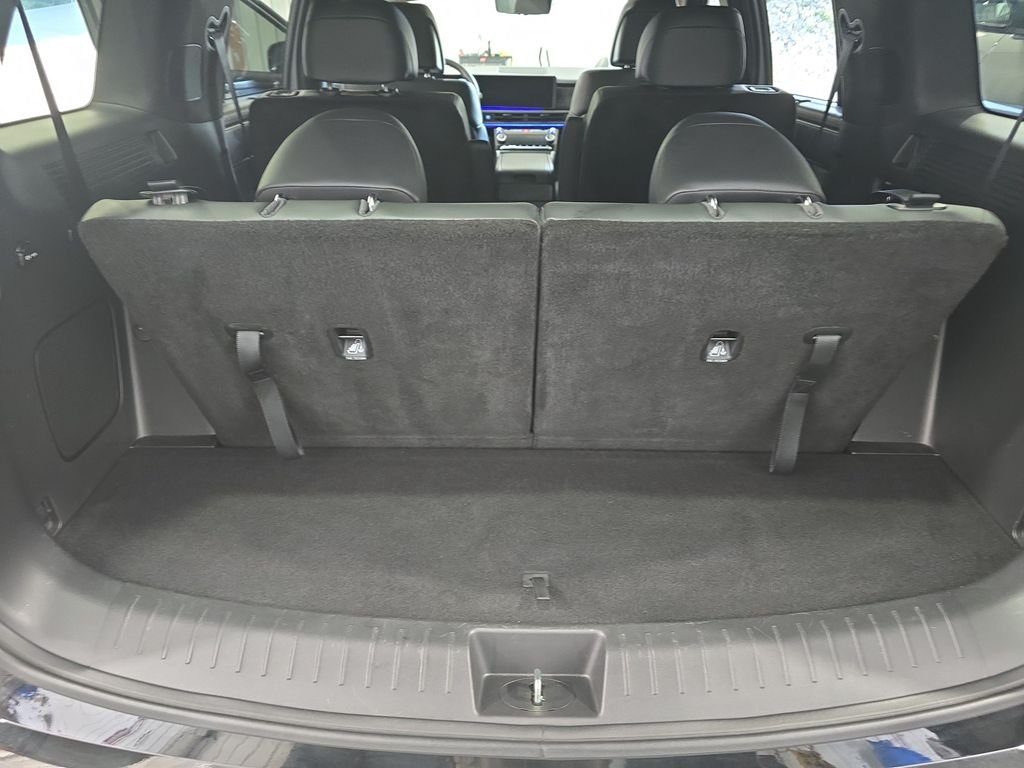 Used 2024 Silver Hyundai Calligraphy image 11