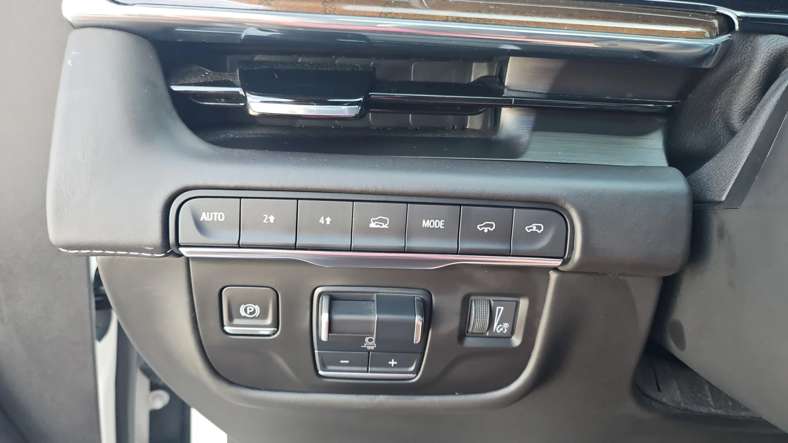 Used 2023 White Cadillac 4WD Sport Platinum image 19