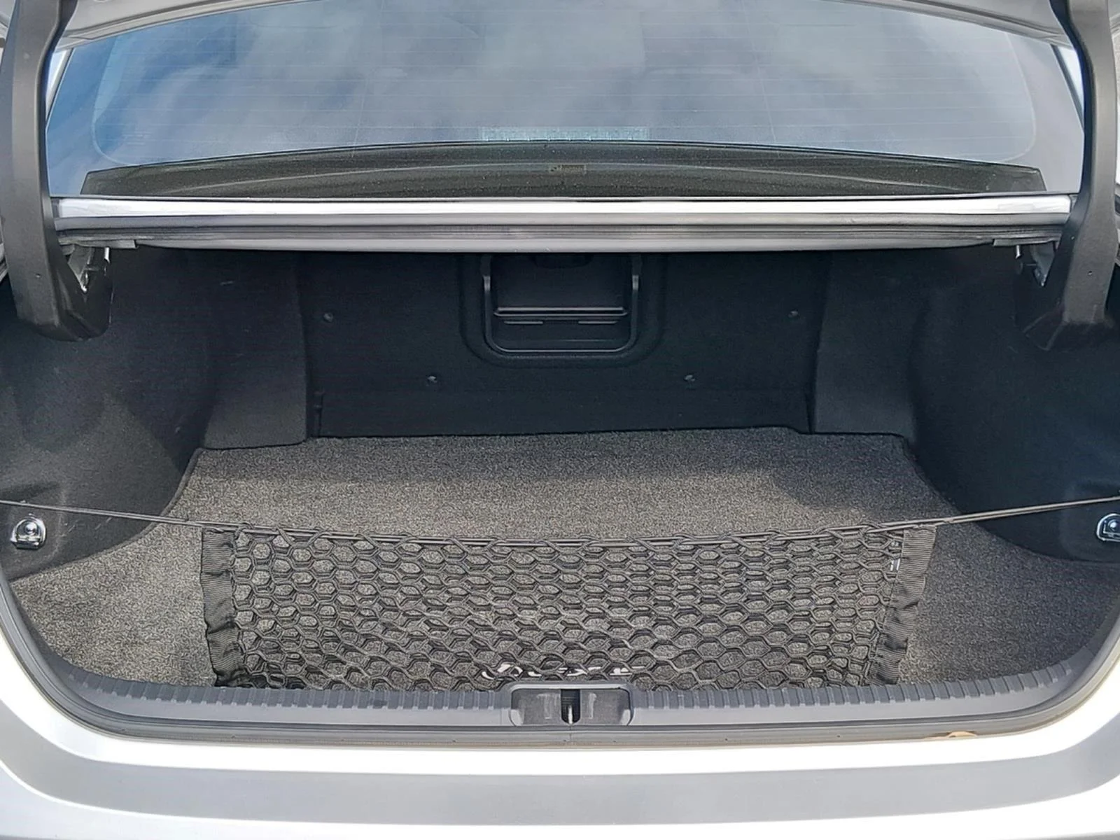 Used 2021 Silver Lining Metallic Lexus ES 300h image 21