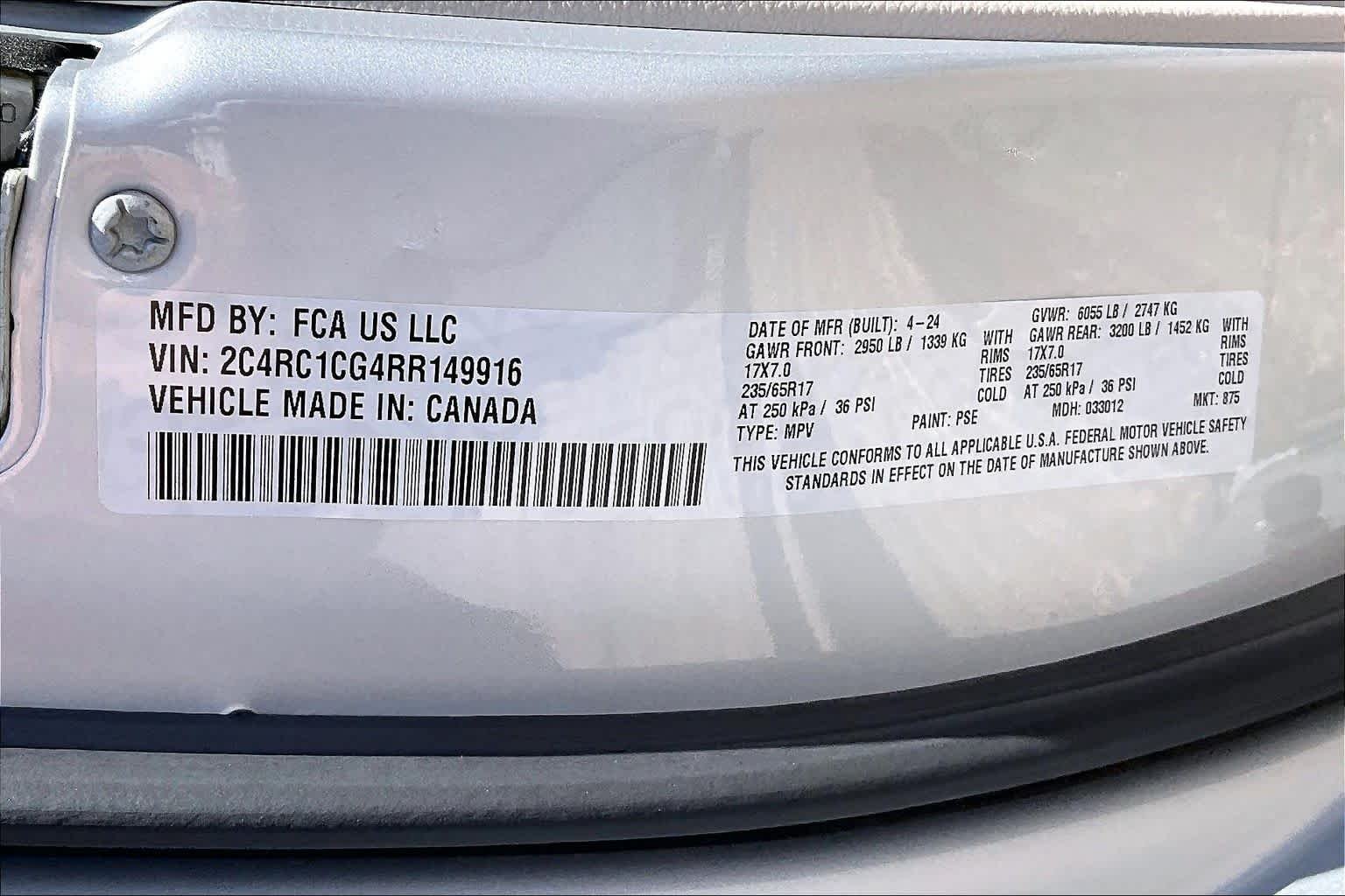 Used 2024 Silver Mist Clearcoat Chrysler LX image 33