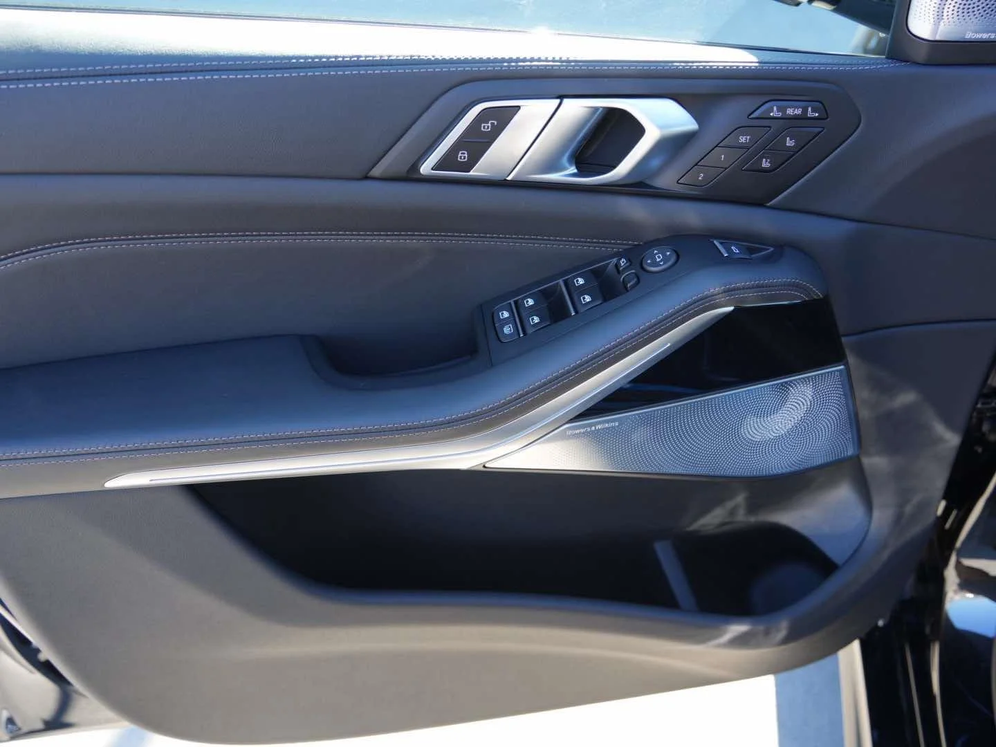 New 2026 Black Sapphire Metallic BMW ALPINA XB7 image 13