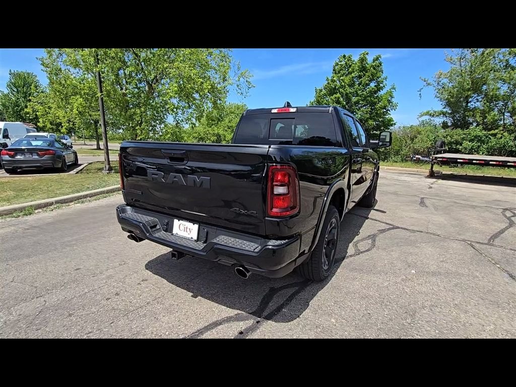 New 2026 Diamond Black Crystal Pearl-Coat Exterior Paint RAM Big Horn/Lone Star image 7