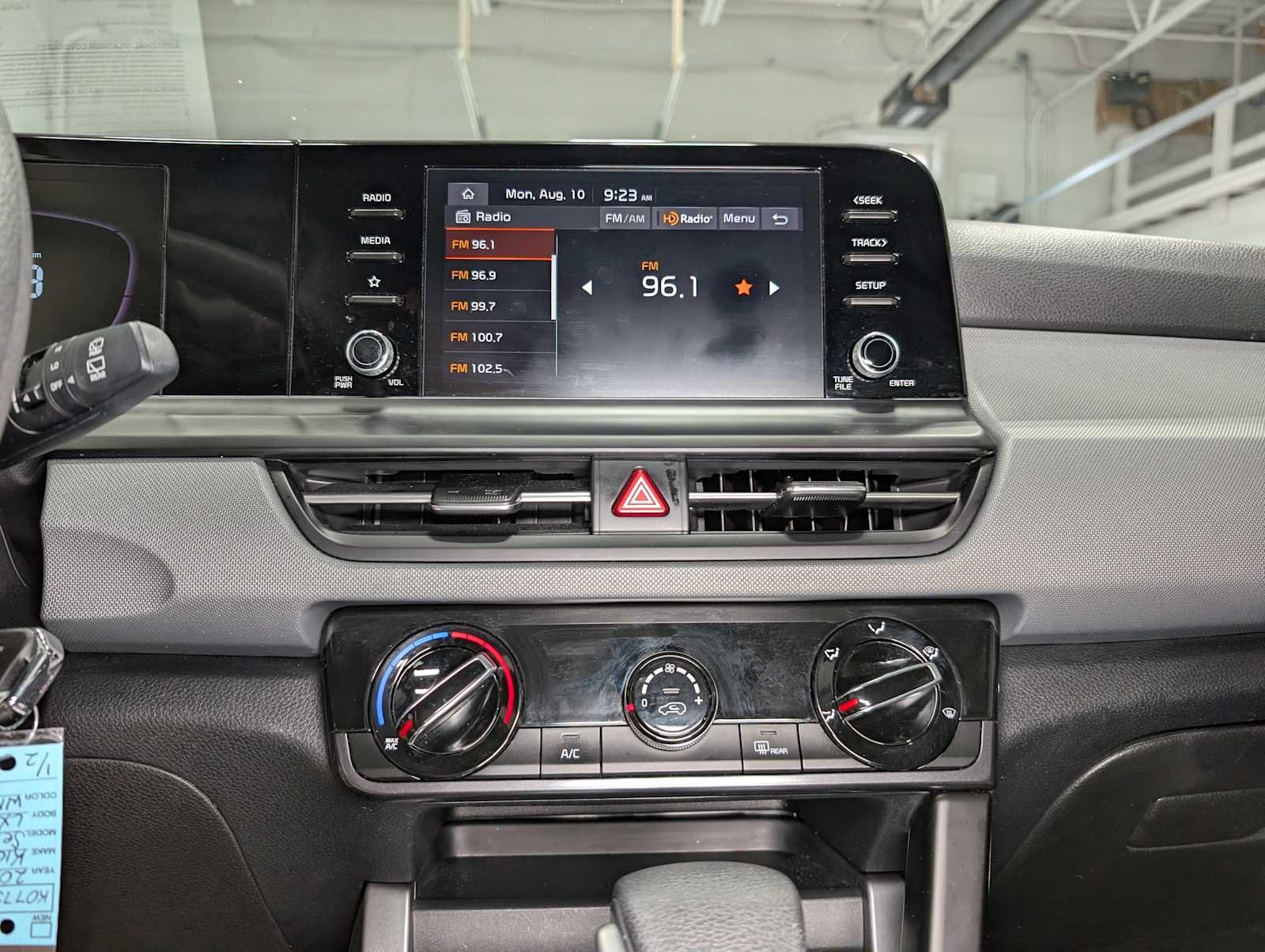 Used 2024 Snow White Pearl Kia LX image 30