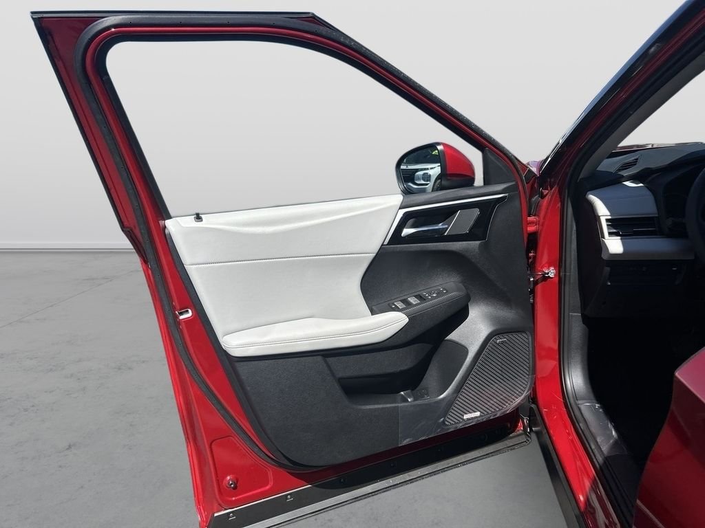 New 2026 RED DIAMOND Mitsubishi SE image 15