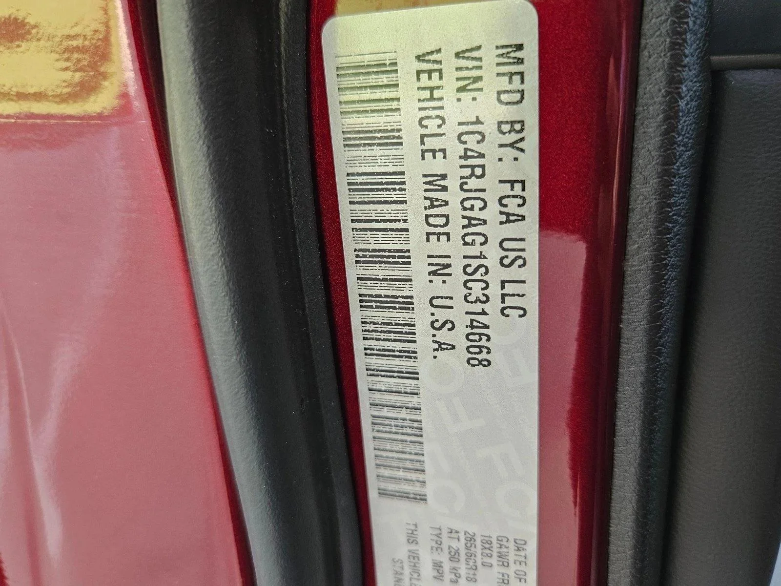 Used 2025 Velvet Red Pearlcoat Jeep Altitude X image 25