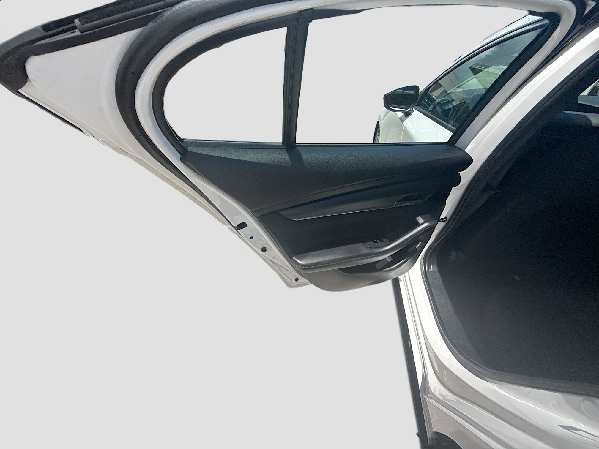 Used 2020 Snowflake White Pearl Mica Mazda  image 24