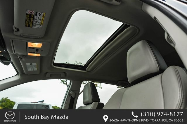 Used 2017 Blue Toyota Platinum image 25