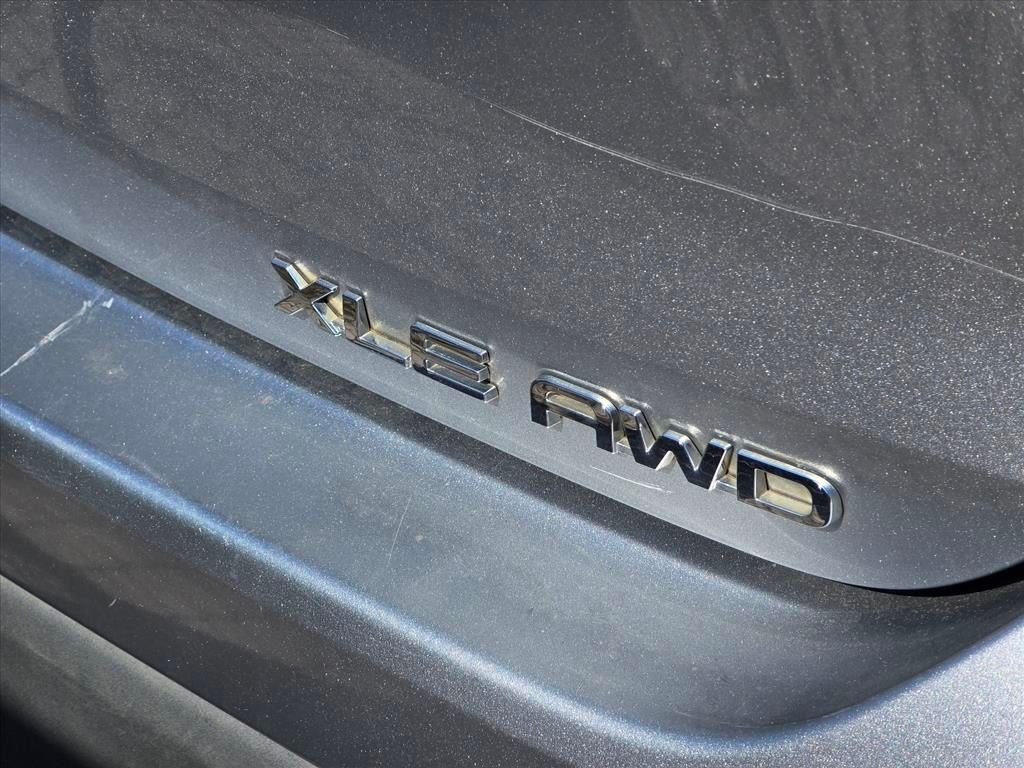 Used 2021 Silver Toyota XLE image 16