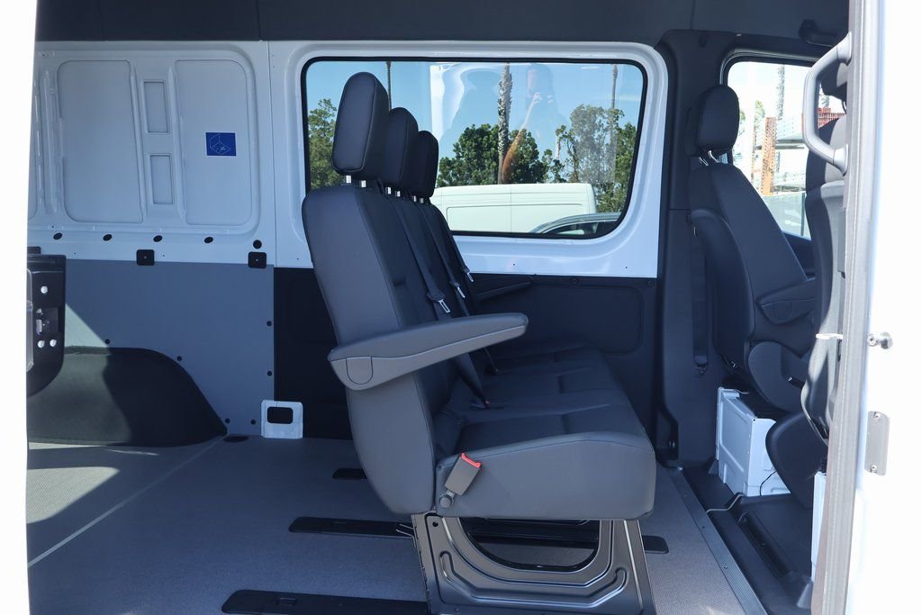 New 2026 Arctic+White Mercedes-Benz Cargo 144 WB image 7