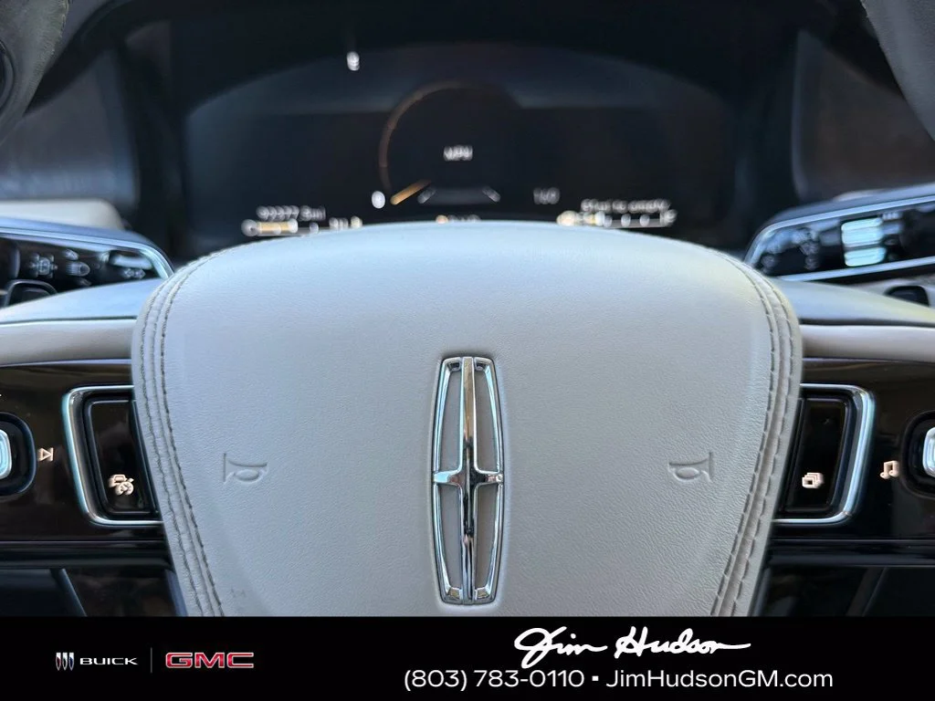 Used 2020 White Lincoln Reserve image 30