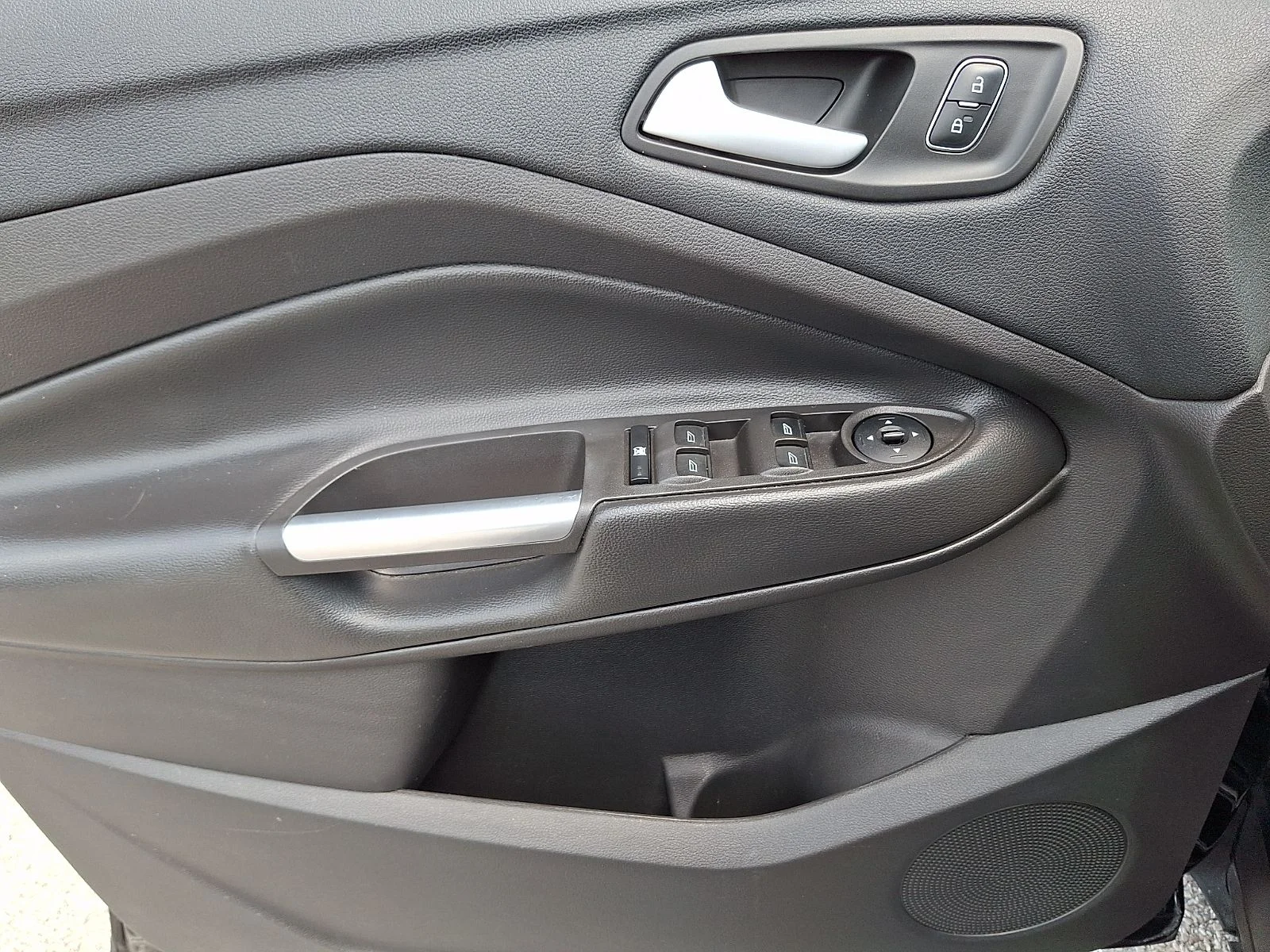 Used 2018 Black Ford SE image 13