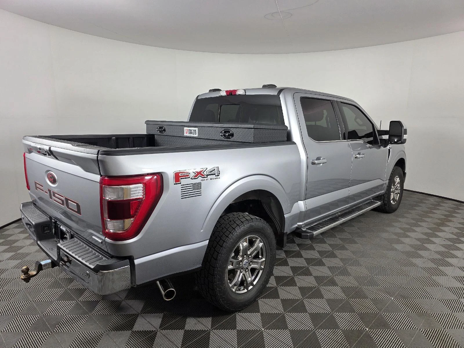 Used 2022  Ford LARIAT image 9