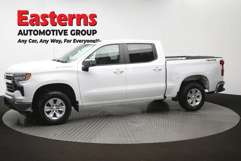 Used 2025 White Chevrolet LT image 59