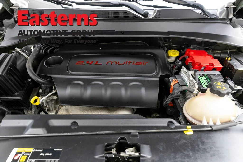 Used 2021 Green Jeep Latitude image 7