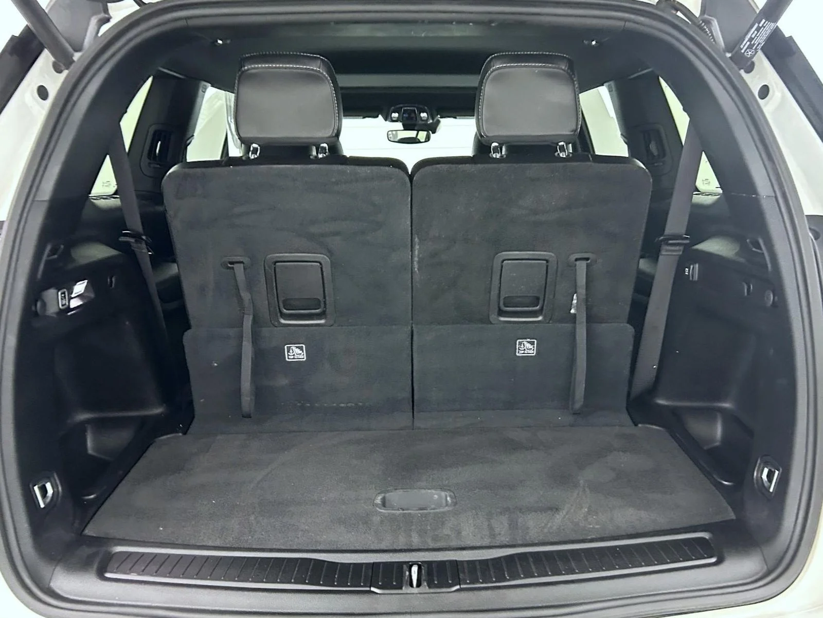 Used 2023 White Jeep Altitude image 24