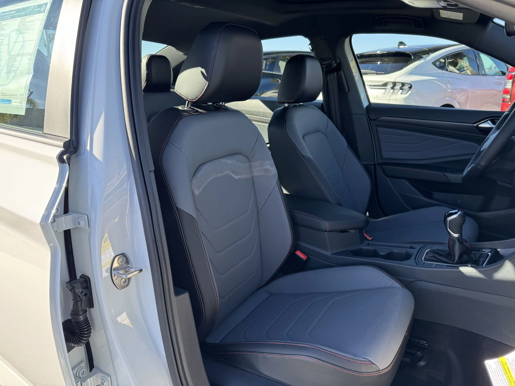 New 2026 Pure White w/Deep Black Roof Volkswagen Autobahn image 34