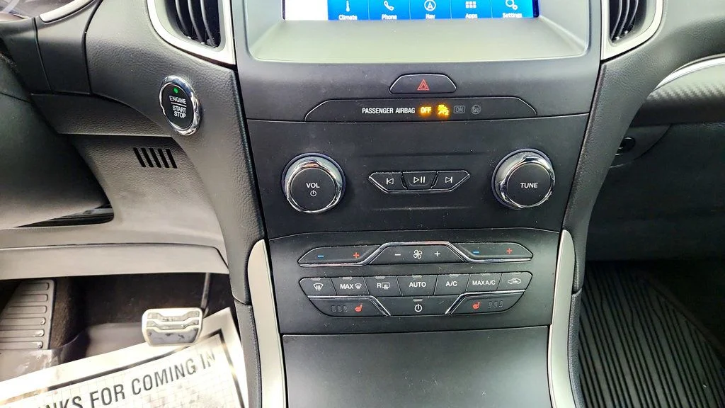 Used 2020 Star White Metallic Tri-Coat Ford ST Line AWD w/ Vista Roof & Co-Pilot360 Assist+ image 17