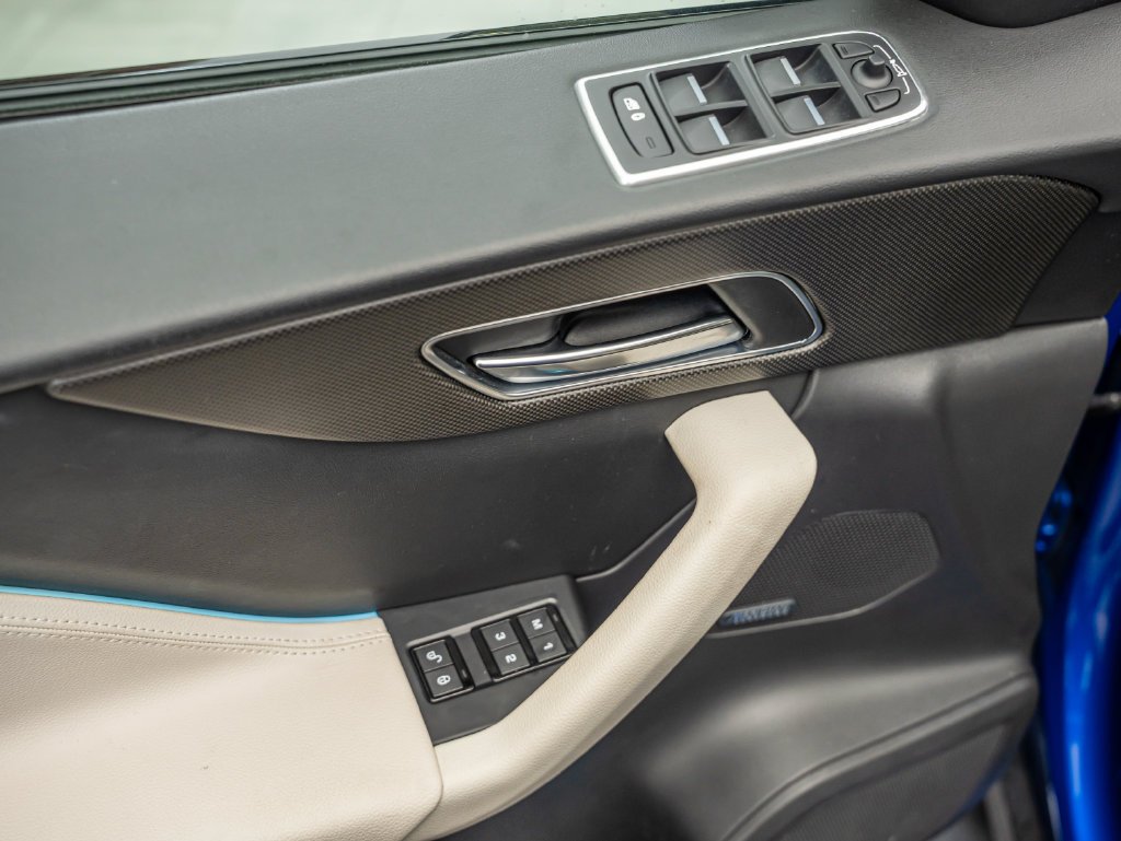Used 2019 Caesium Blue Metallic Jaguar 30t R-Sport image 18