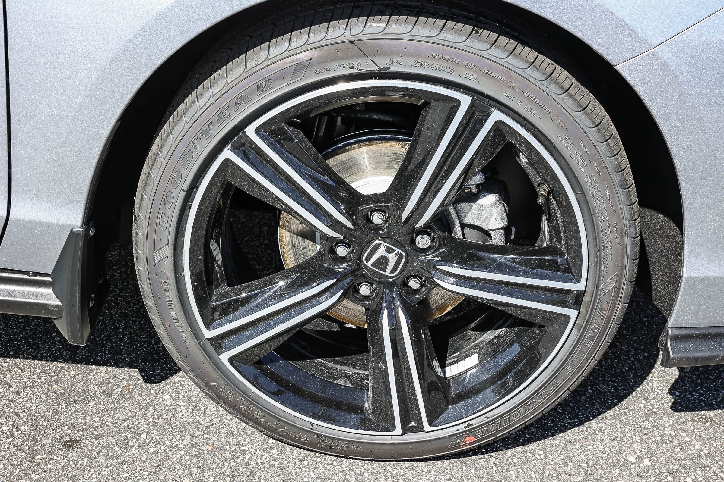 New 2026 Solar Silver Metallic Honda SE CVT image 10