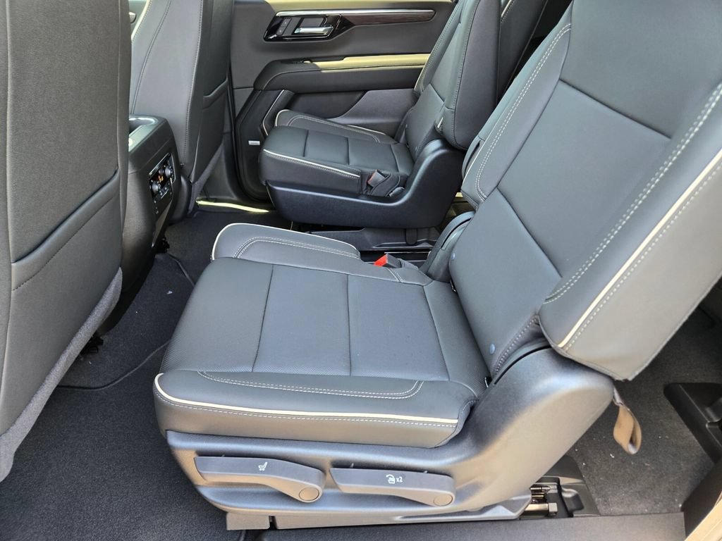 2026 Chevrolet Suburban Premier - Photo 8