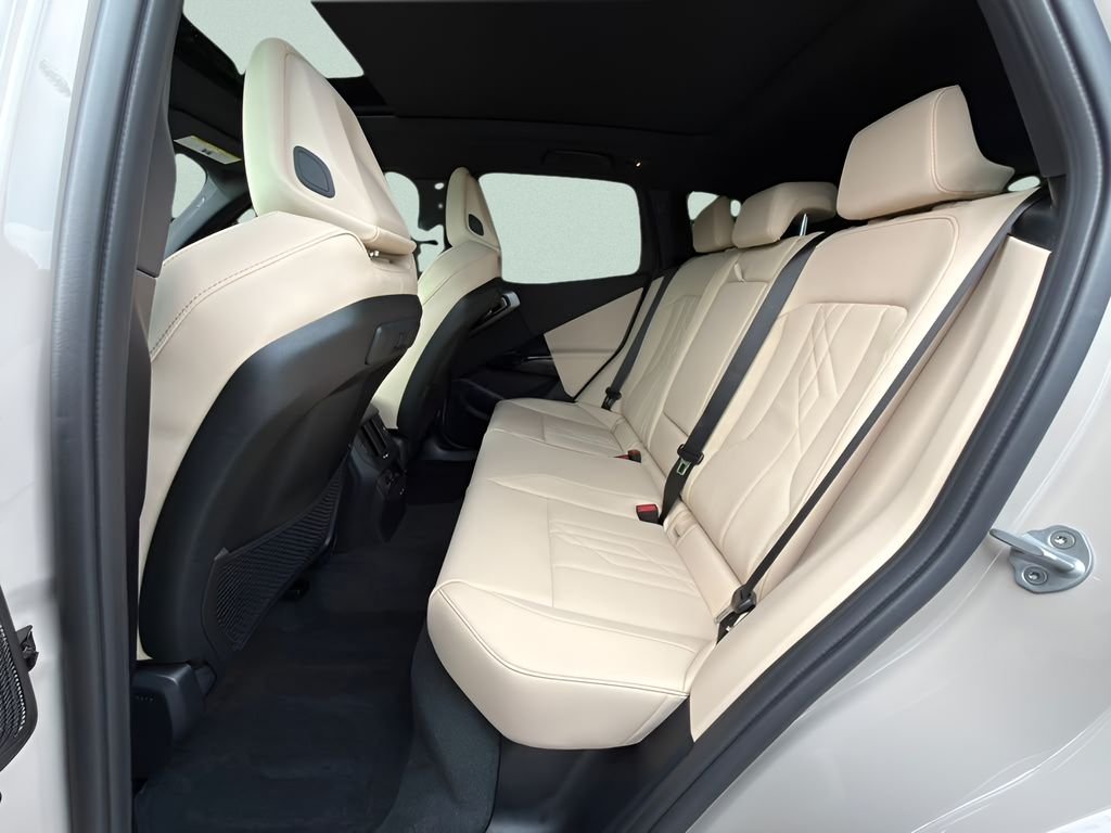 New 2026 Dune Grey Metallic BMW 30 xDrive image 23