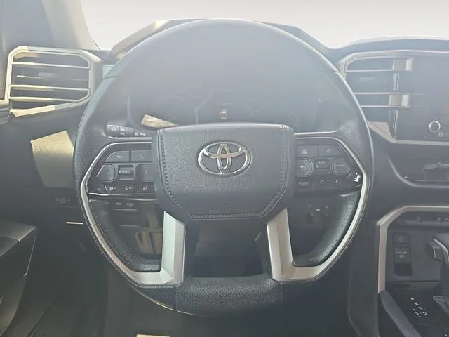 Used 2023  Toyota SR5 image 10