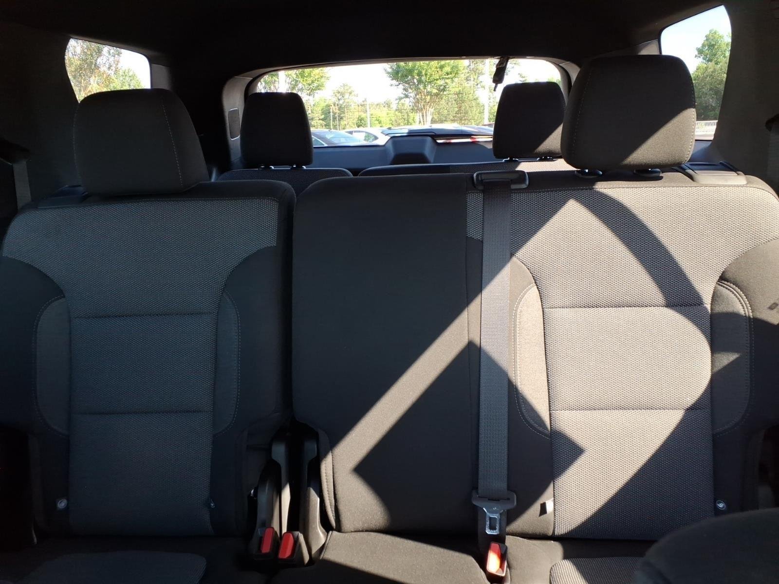 Used 2023 Silver Sage Metallic Chevrolet LT Cloth image 16