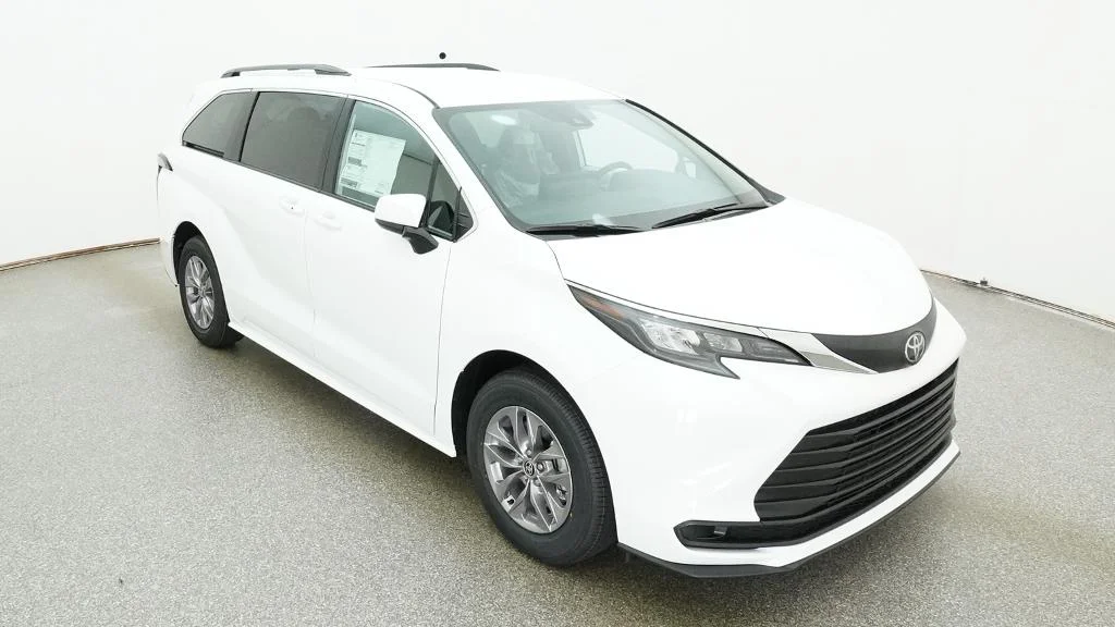 New 2026 Ice Cap Toyota LE image 10