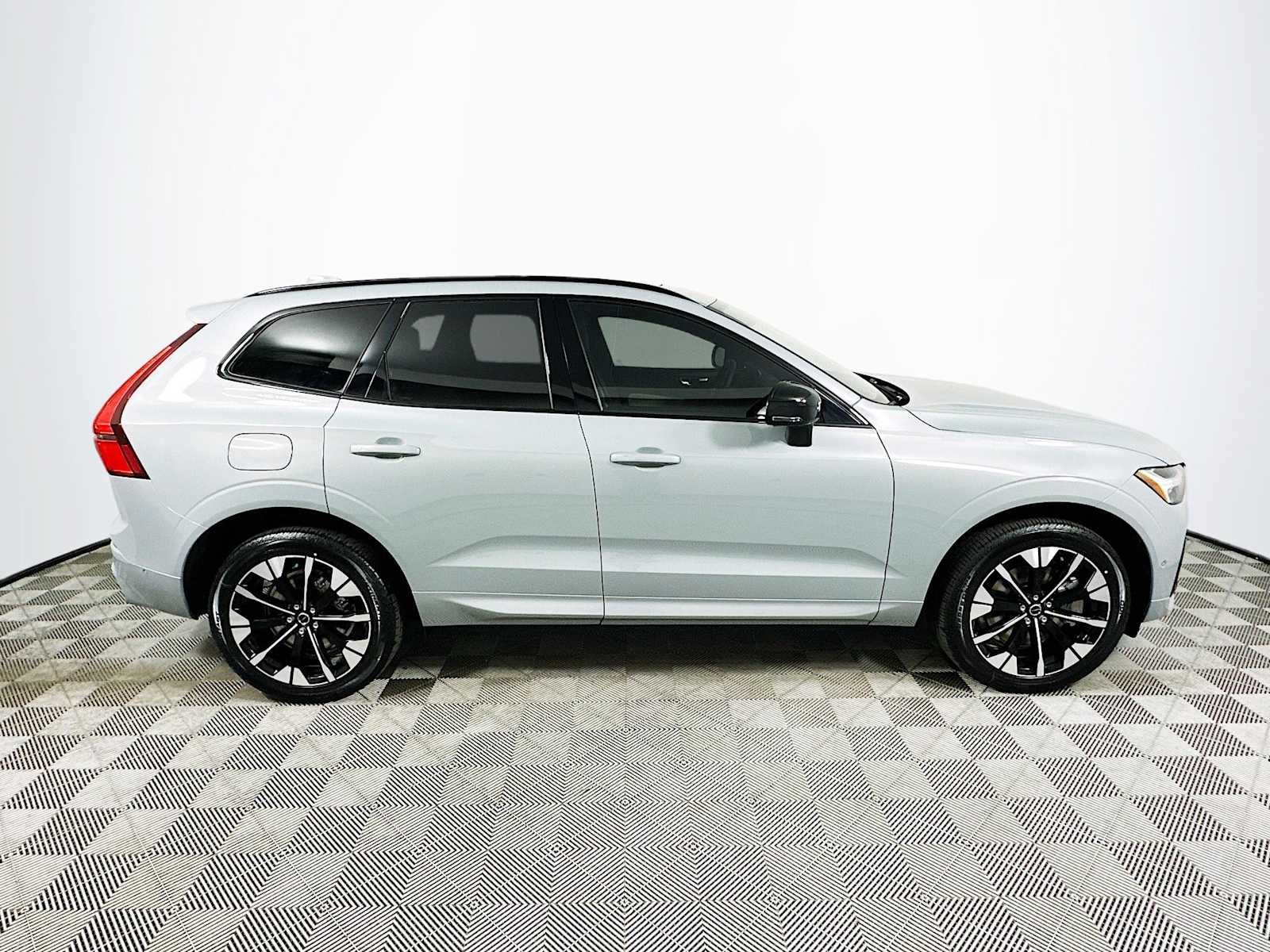 New 2026 Vapour Grey Volvo Plus image 8