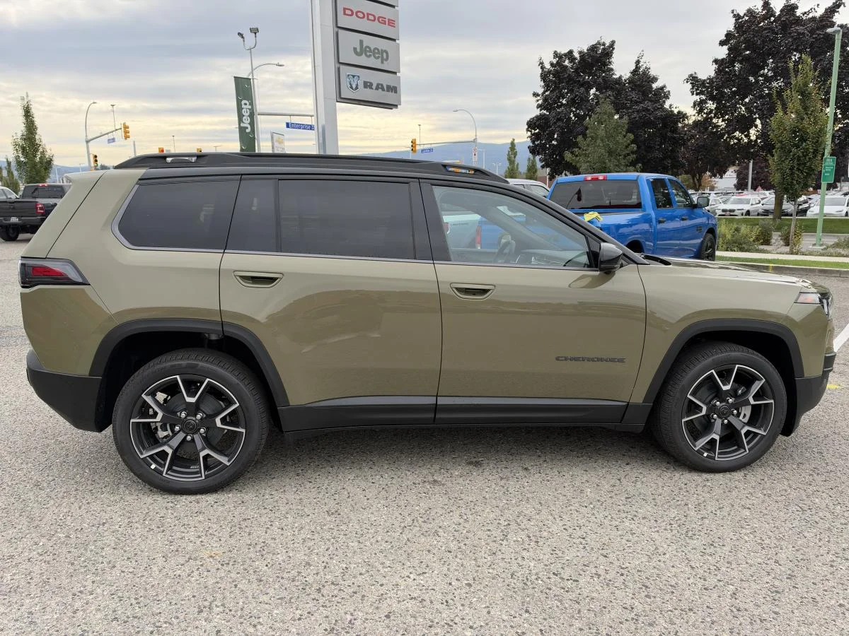 New 2026 41 (pj5) Jeep Overland image 9