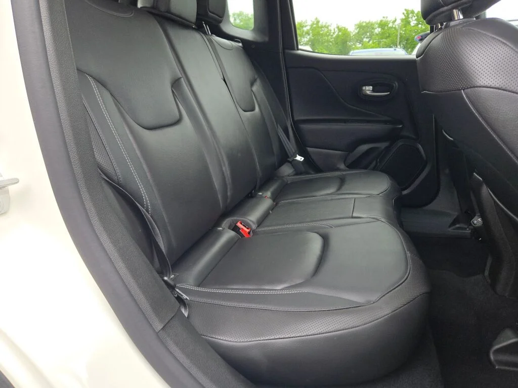 Used 2023 White Jeep Limited image 9